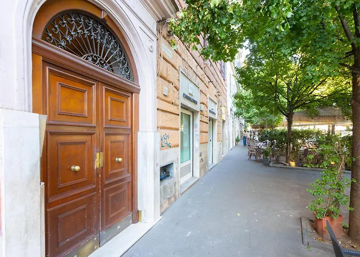 Khris - Trastevere - San Cosimato Roma